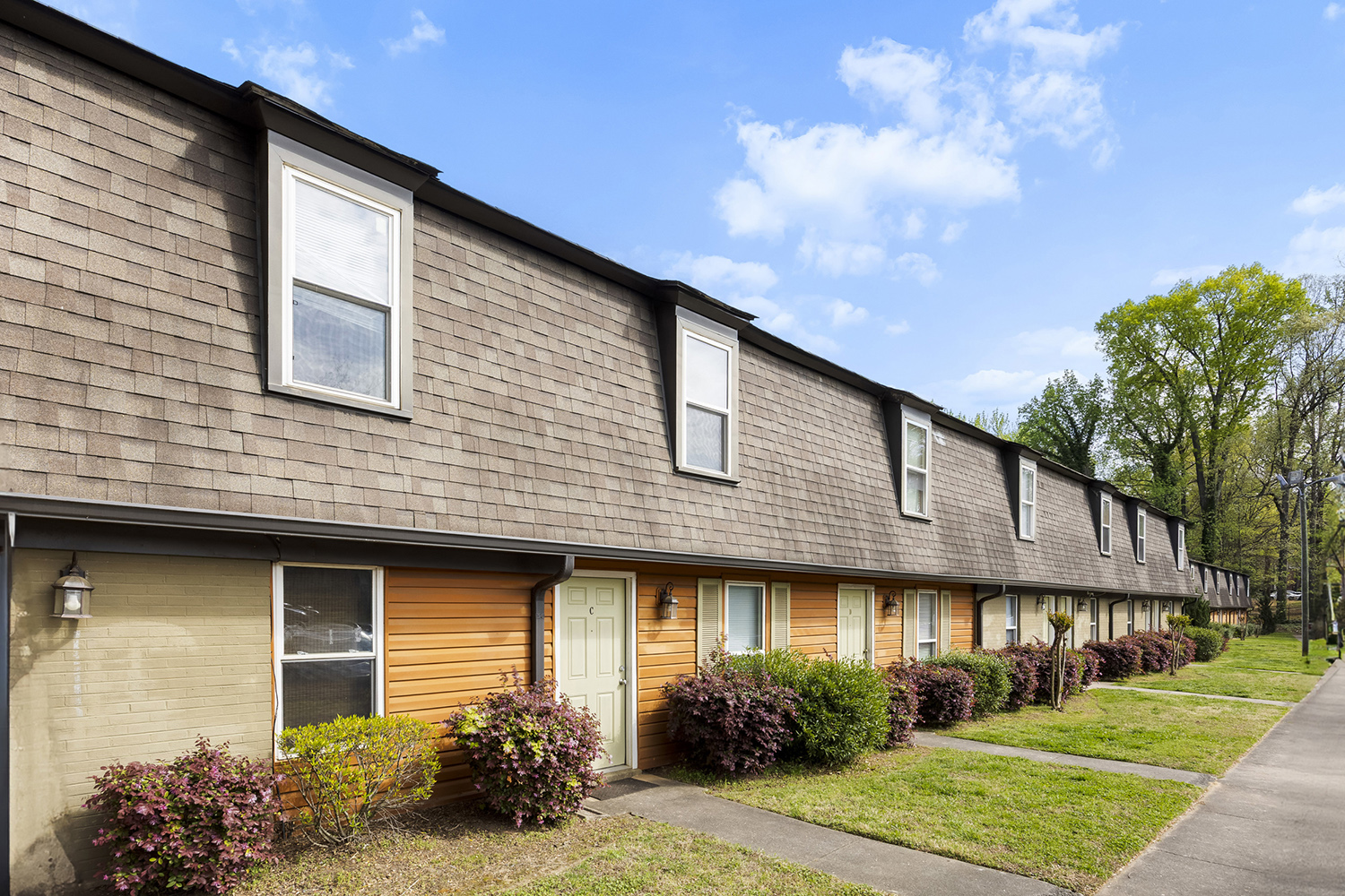 Townhomes of Ashbrook building exterior