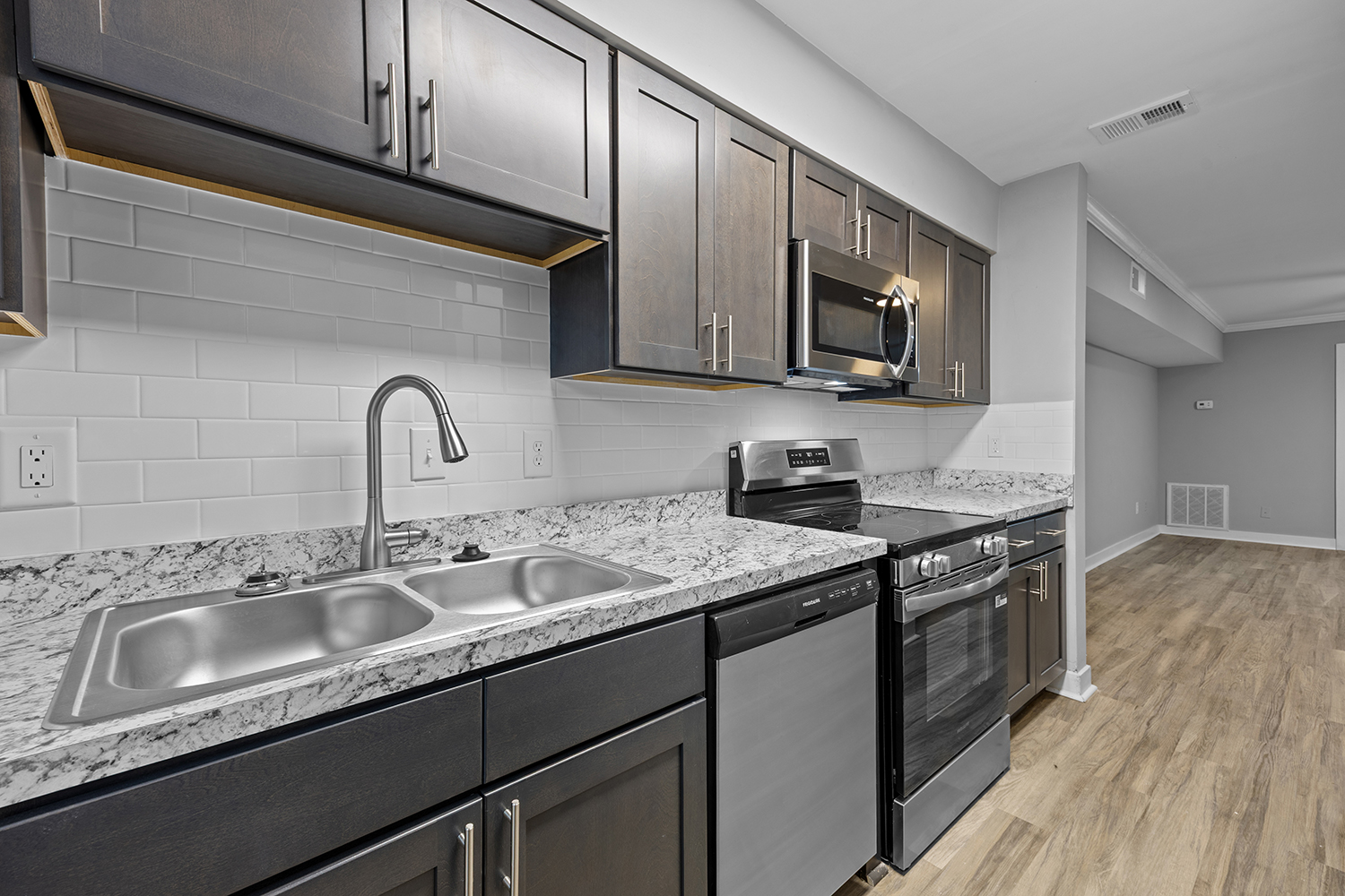 Lynnhaven Landing kitchen