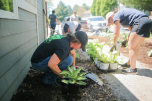 Volunteers at Linden Green