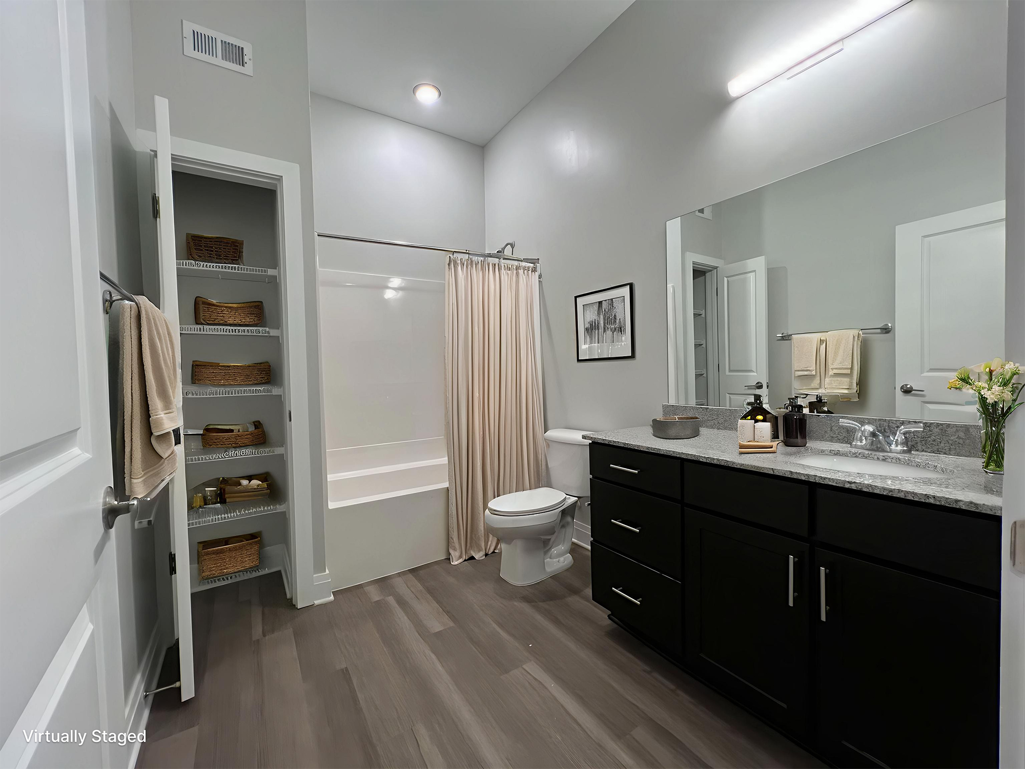 Trinity Court bathroom