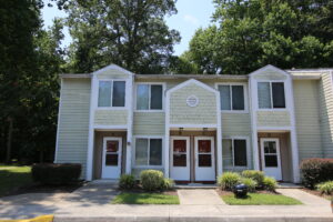 Exterior of building at Rivermeade Apartments